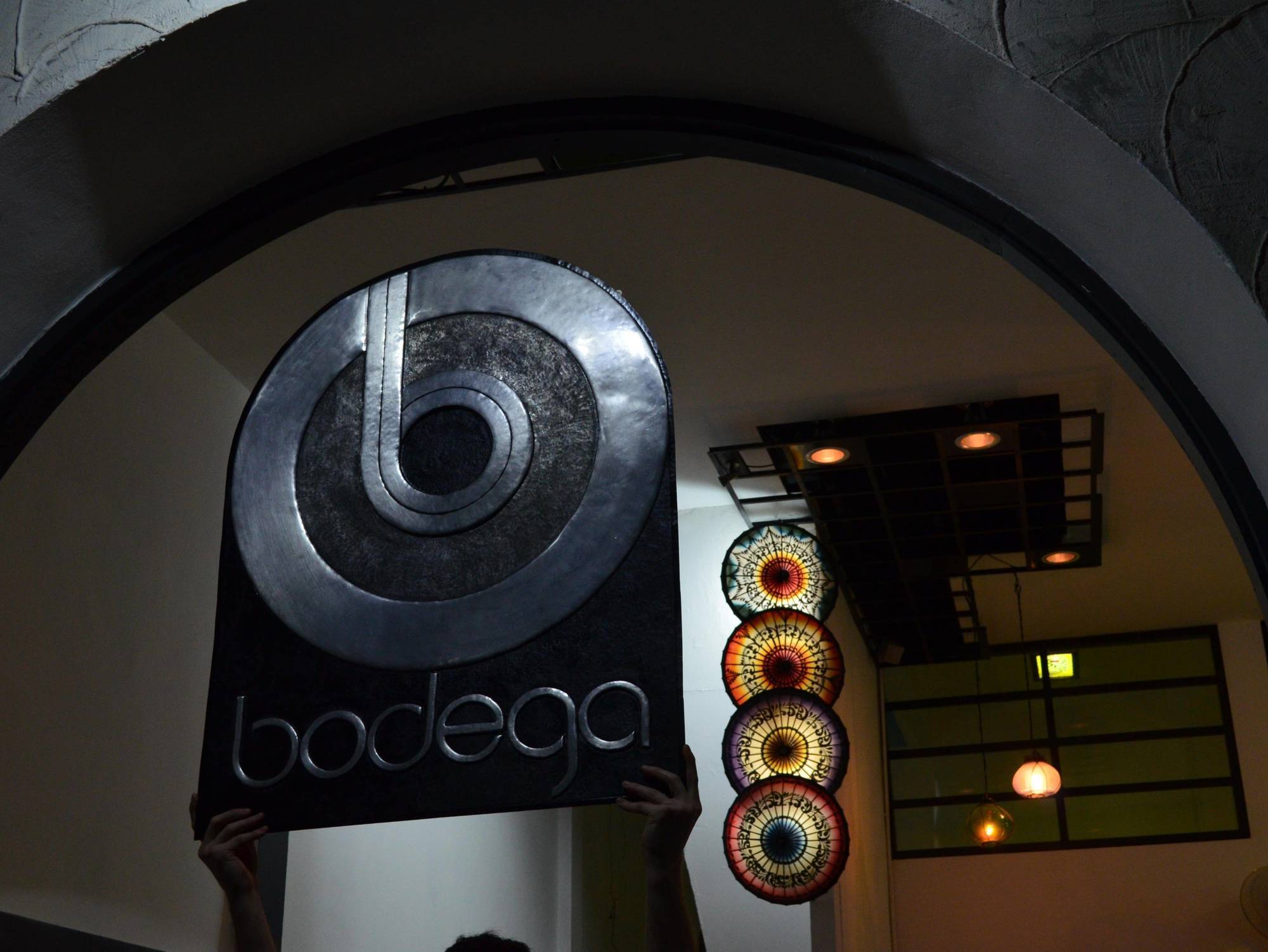 Bodega Bangkok Soi 23 (Adults Only) Hostel Exterior photo